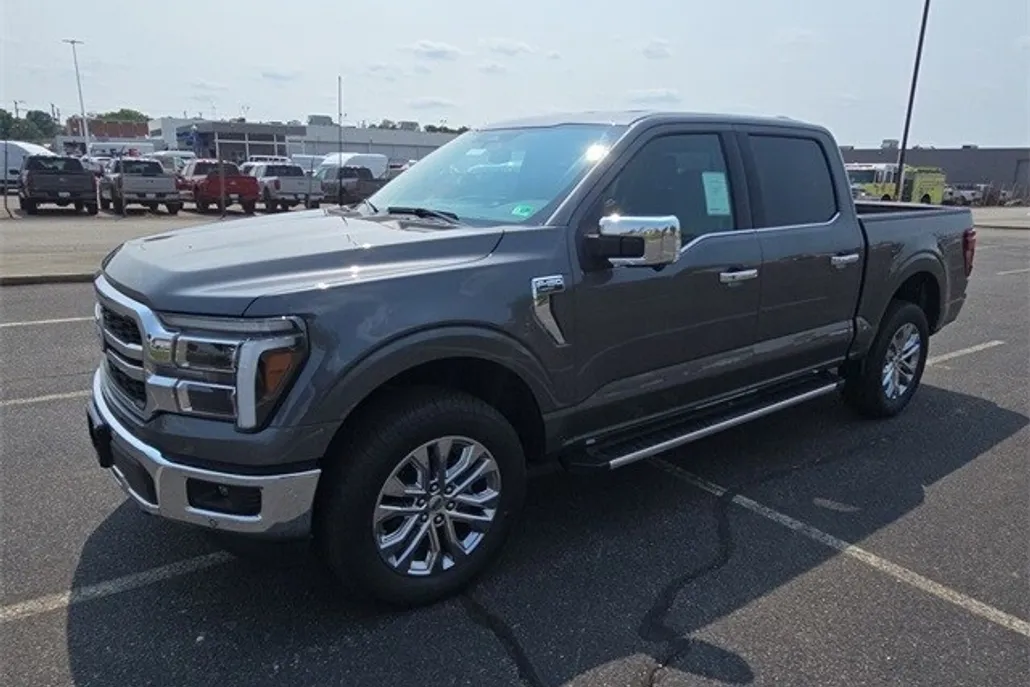 2025 Ford F-150 Lariat photo 1