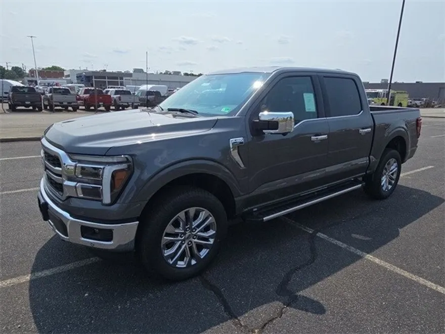 2025 Ford F-150 Lariat photo 1