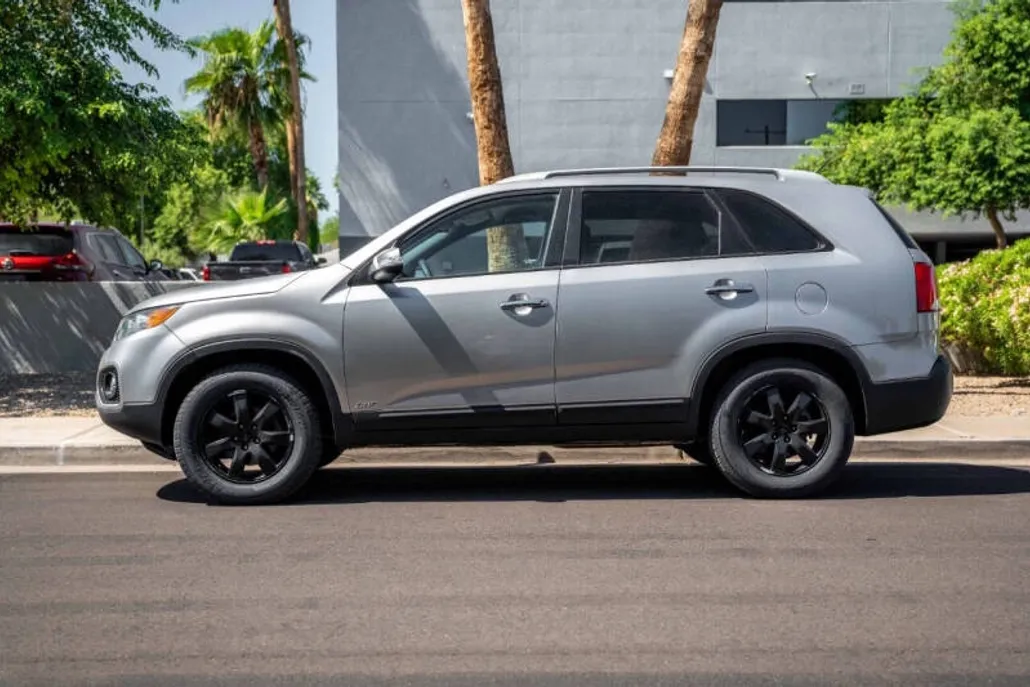 2013 Kia Sorento LX photo 1