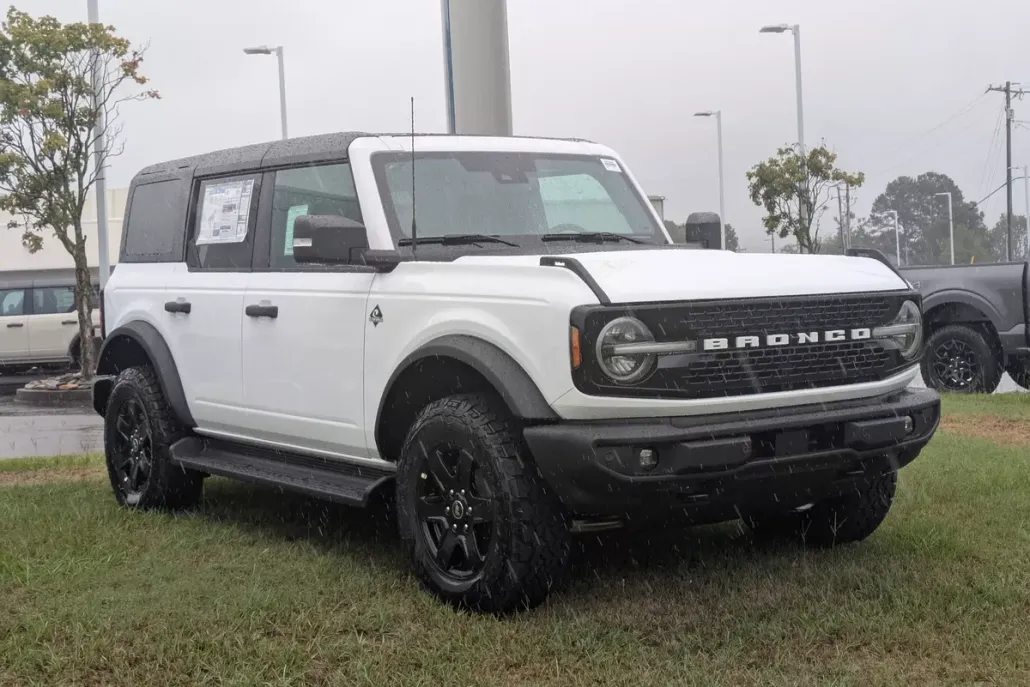 2025 Ford Bronco Outer Banks photo 1