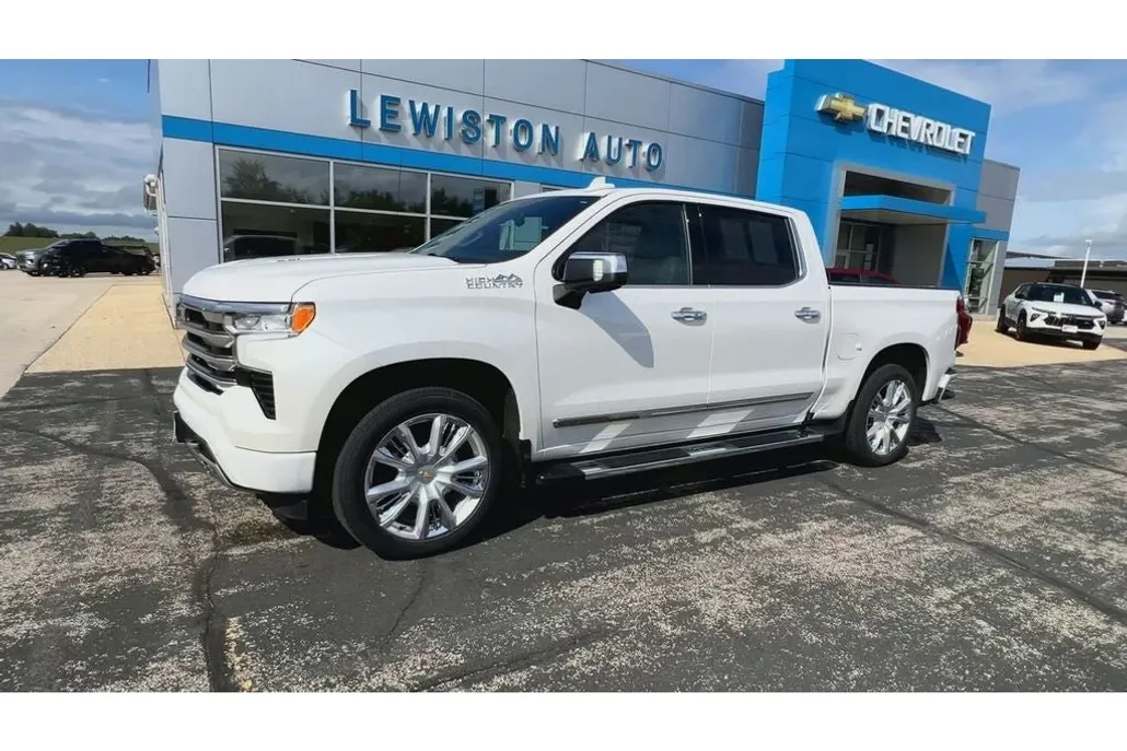 2022 Chevrolet Silverado 1500 High Country photo 1