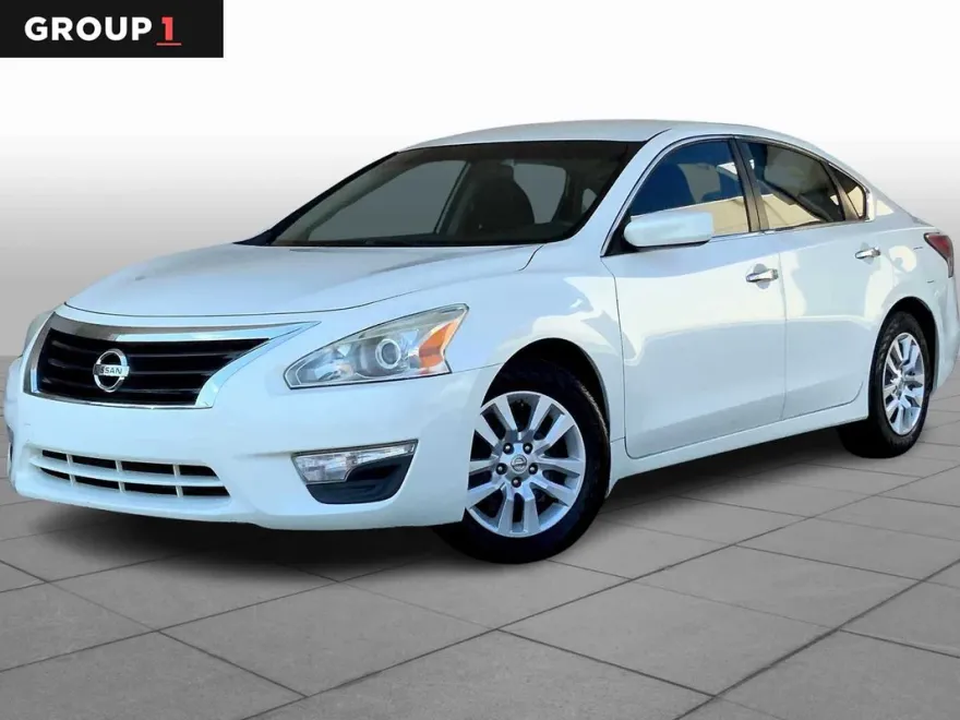 2015 Nissan Altima 2.5 S photo 1