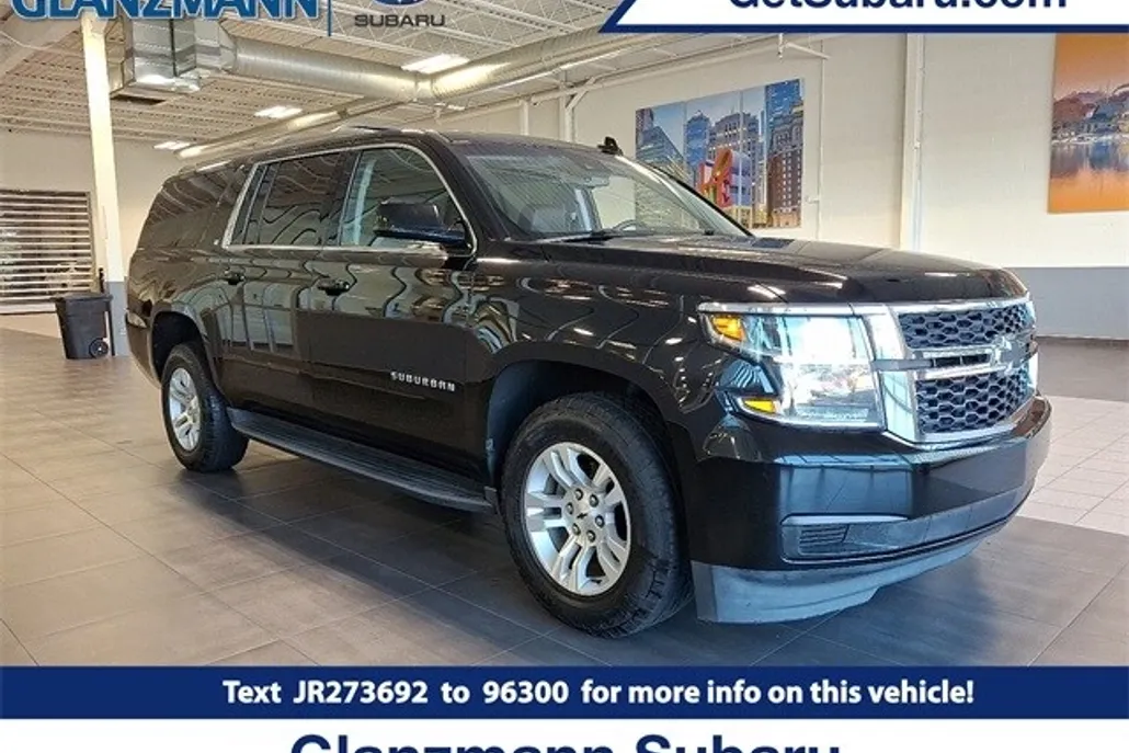 2018 Chevrolet Suburban LT photo 1