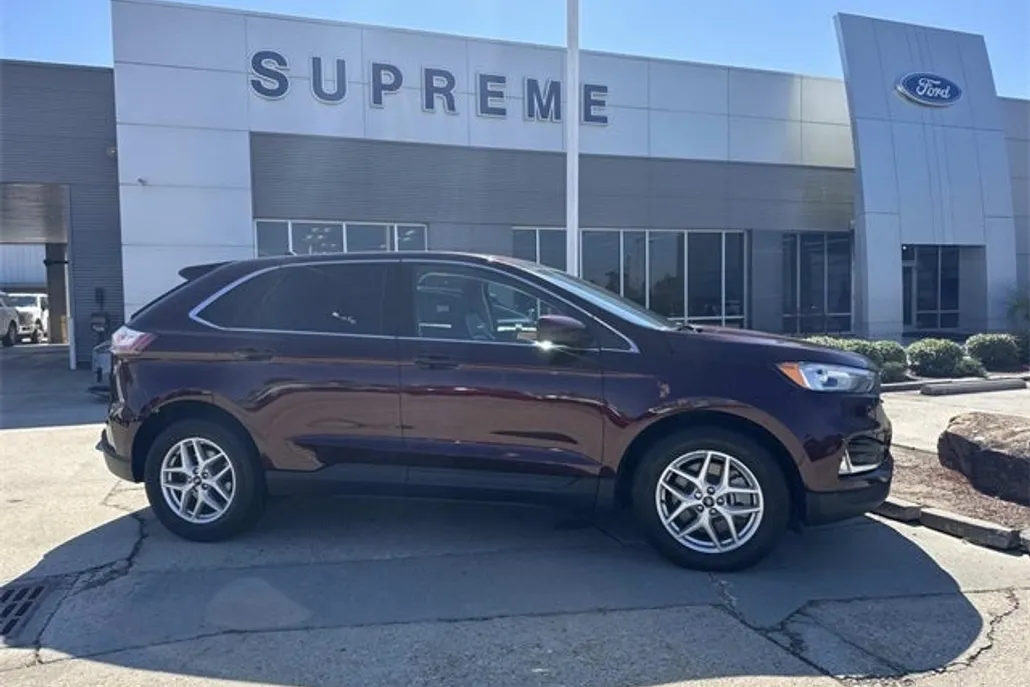 2021 Ford Edge SEL photo 1