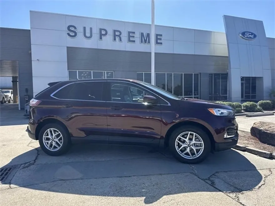 2021 Ford Edge SEL photo 1