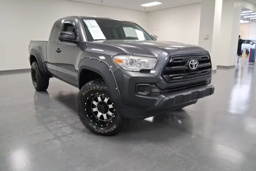 2016 Toyota Tacoma SR photo 1
