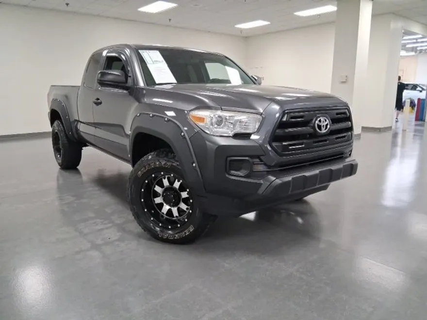 2016 Toyota Tacoma SR photo 1