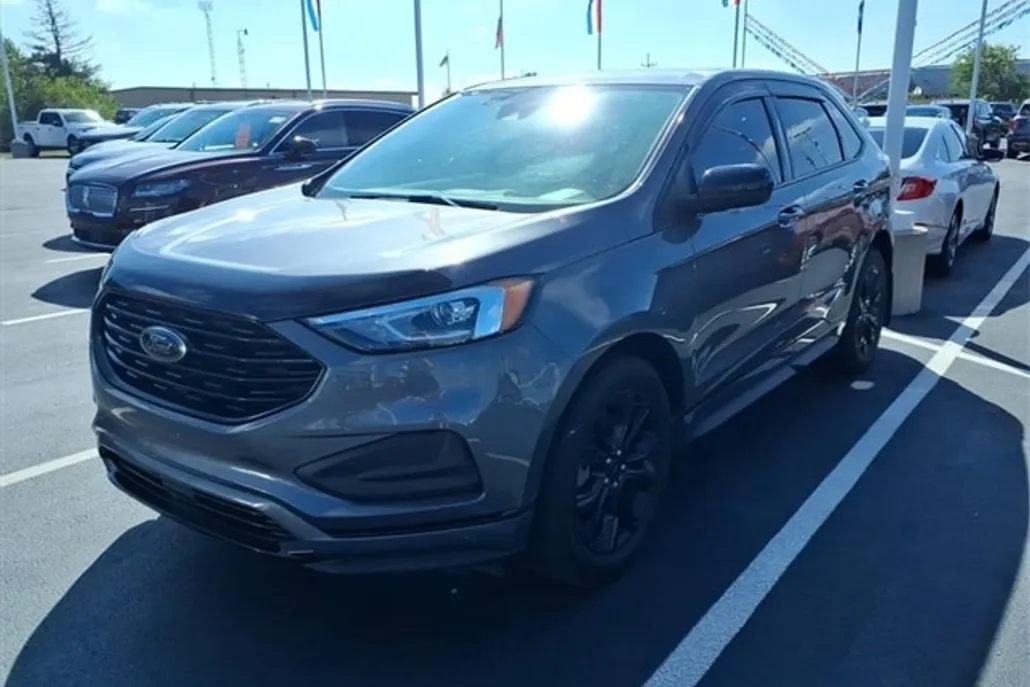 2022 Ford Edge SE photo 1