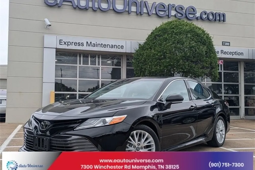 2018 Toyota Camry XLE photo 1