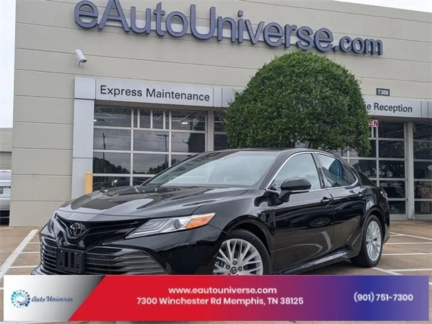 2018 Toyota Camry XLE photo 1