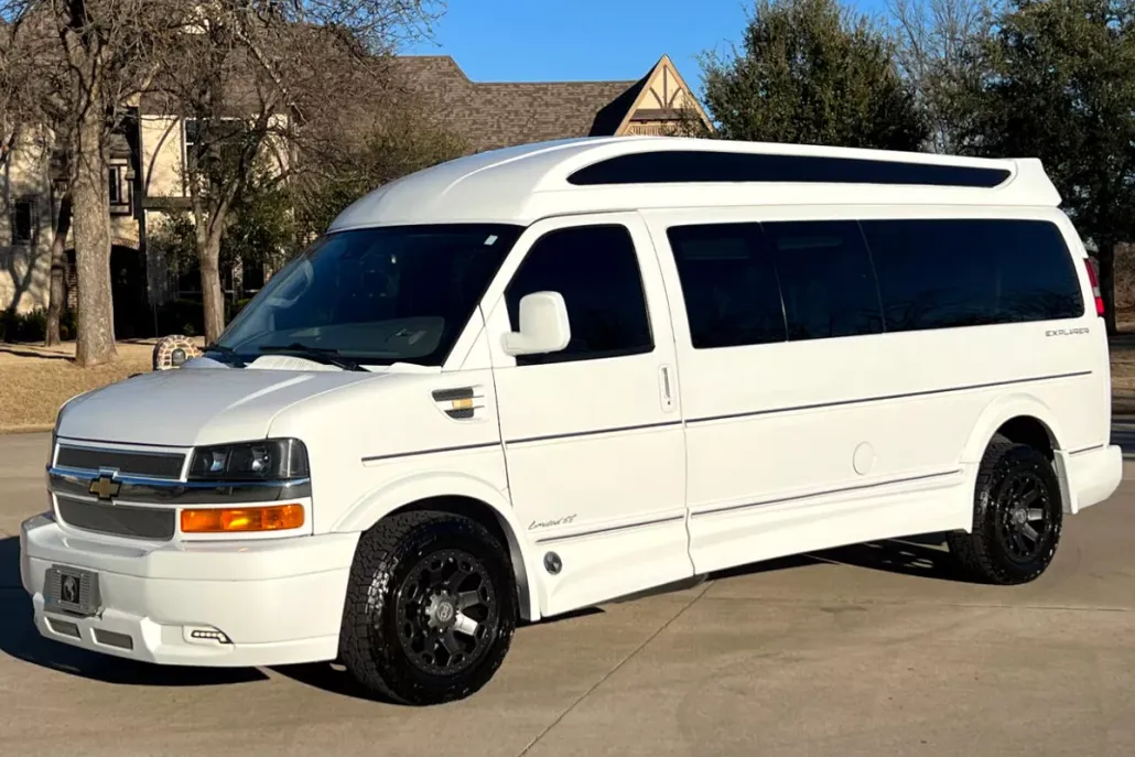 2020 Chevrolet Express 2500 Passenger Conversion Van photo 1