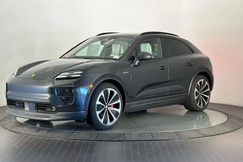 2025 Porsche Macan Electric photo 1