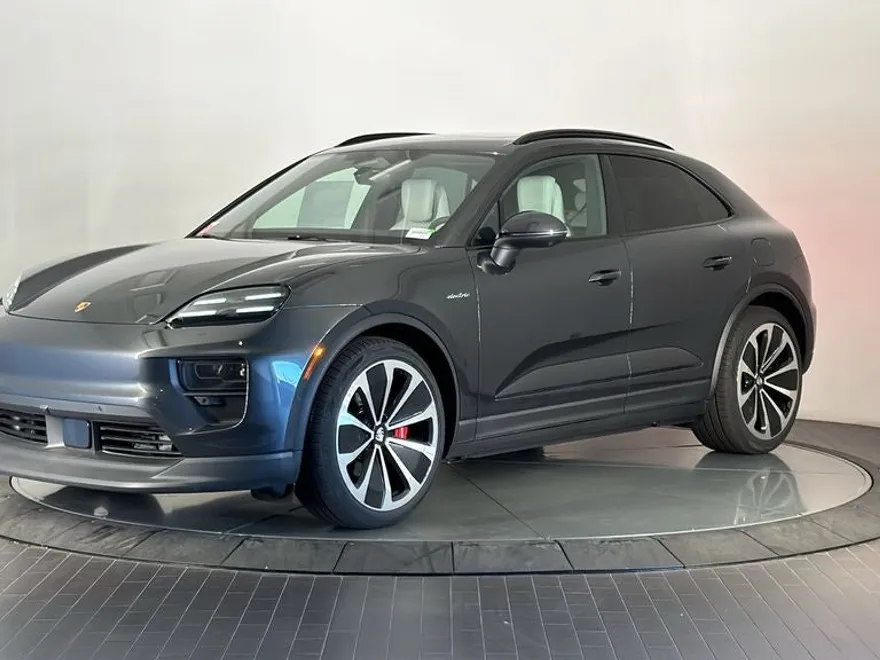 2025 Porsche Macan Electric photo 1