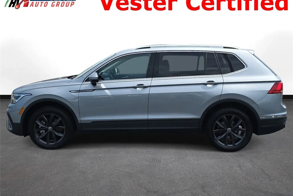 2023 Volkswagen Tiguan SE photo 1