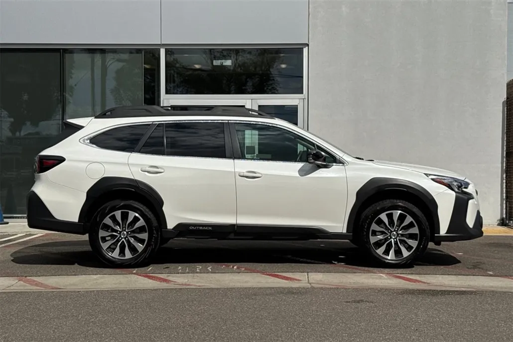 2025 Subaru Outback Limited photo 1