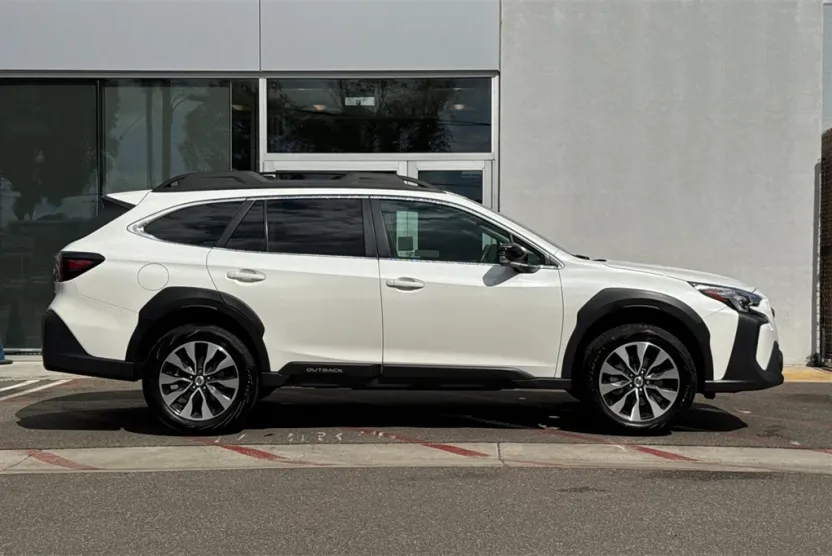 2025 Subaru Outback Limited photo 1