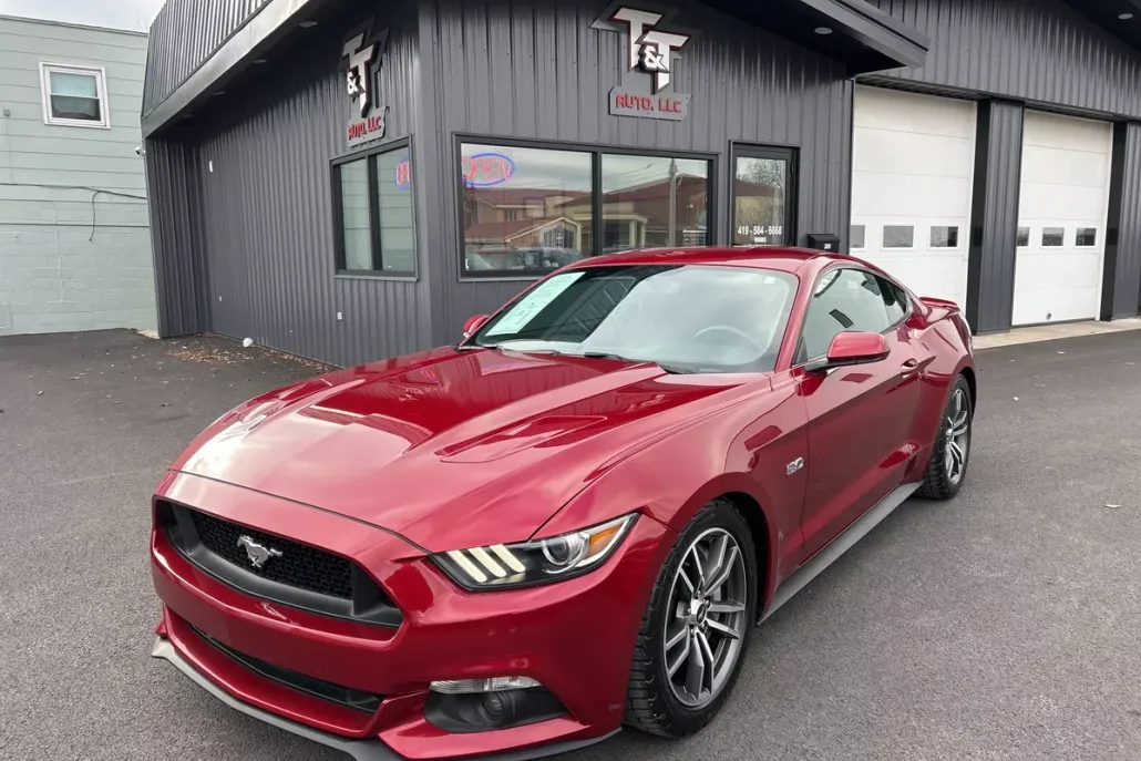 2017 Ford Mustang GT photo 1