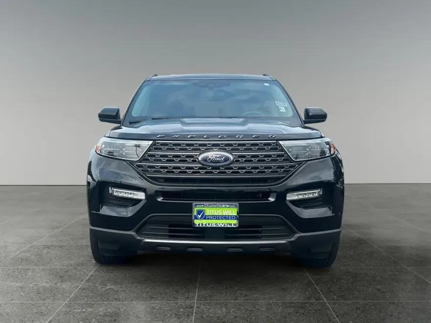 2022 Ford Explorer XLT photo 1