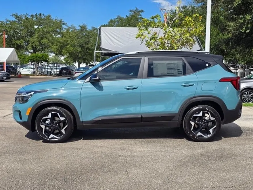 2025 Kia Seltos S photo 1