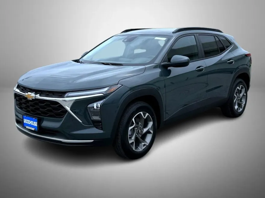 2026 Chevrolet Trax LT photo 1