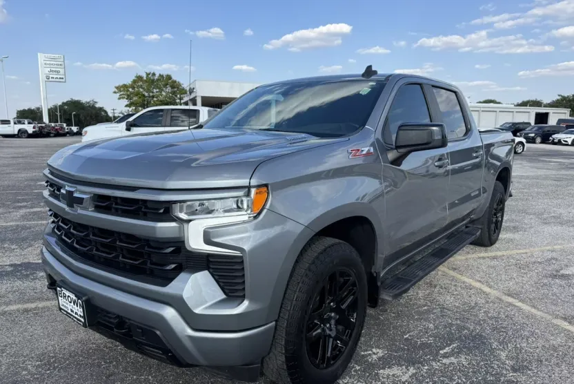 2023 Chevrolet Silverado 1500 RST photo 1