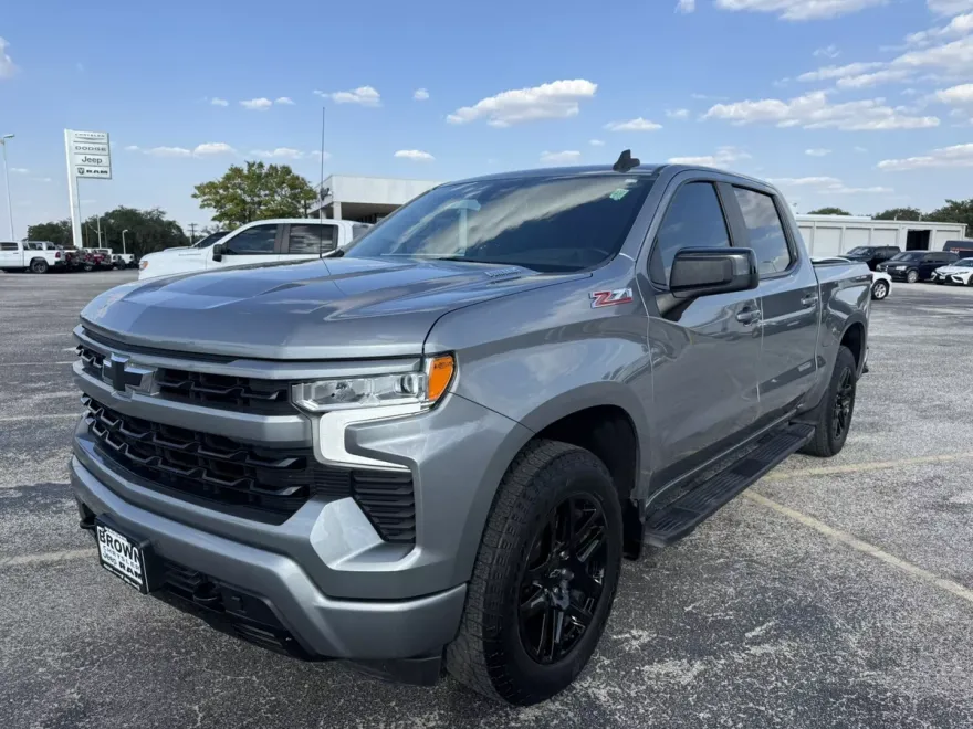 2023 Chevrolet Silverado 1500 RST photo 1
