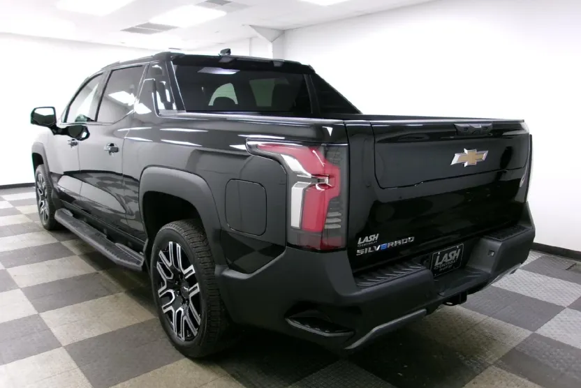 2026 Chevrolet Silverado EV LT photo 1