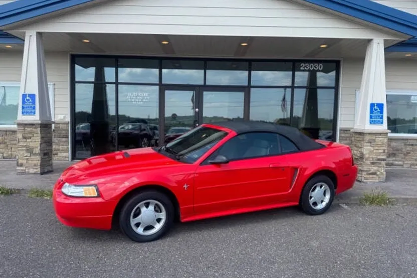 2000 Ford Mustang Base Convertible photo 1