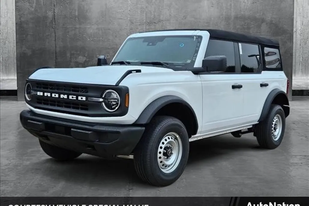 2025 Ford Bronco Base photo 1