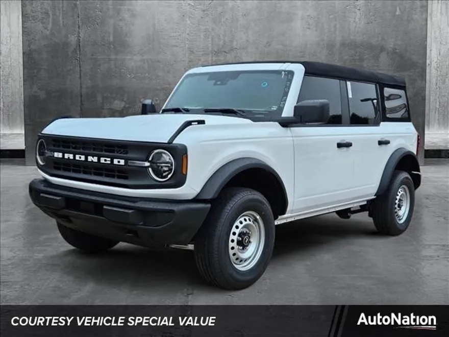 2025 Ford Bronco Base photo 1