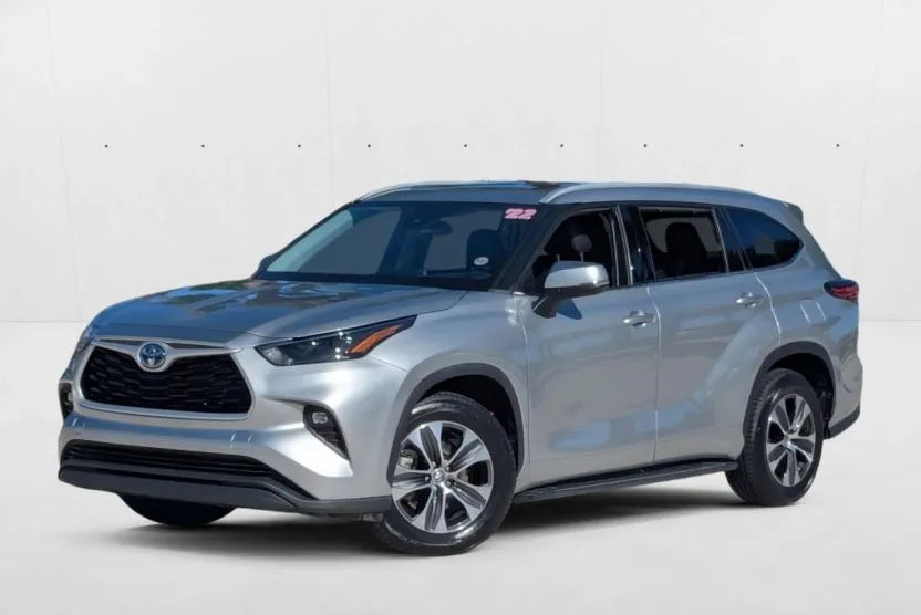 2022 Toyota Highlander Hybrid XLE photo 1