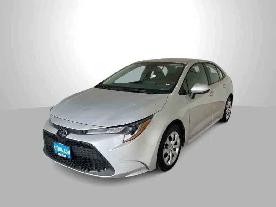 2022 Toyota Corolla LE photo 1