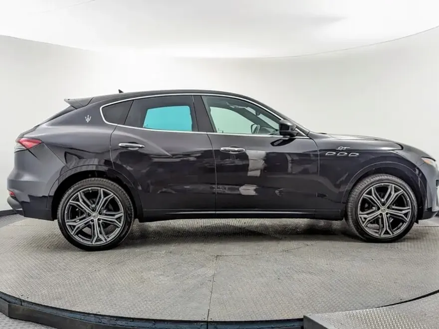 2022 Maserati Levante GT photo 1