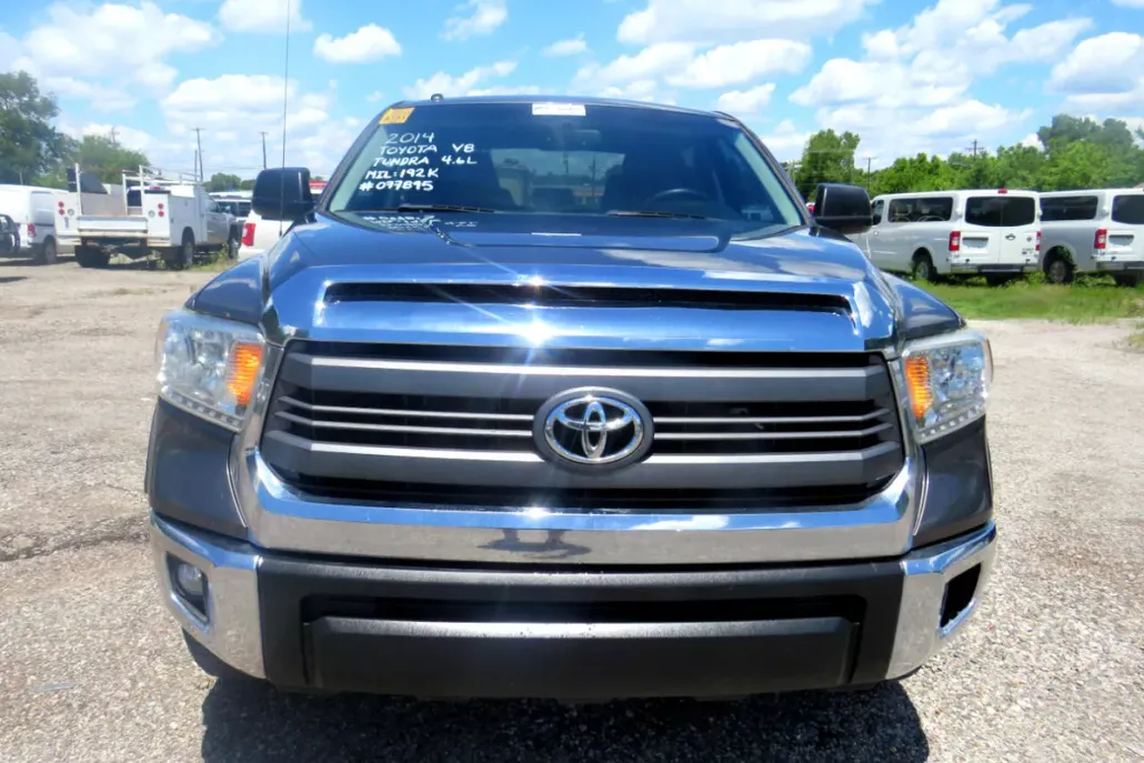 2014 Toyota Tundra SR5 CrewMax photo 1