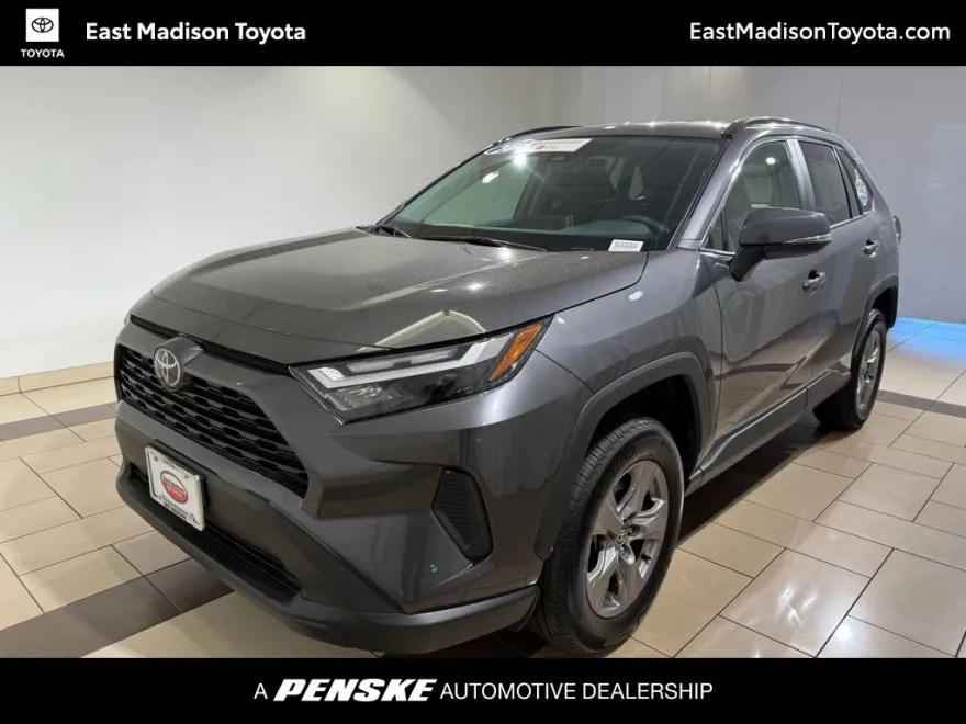 2024 Toyota RAV4 XLE photo 1