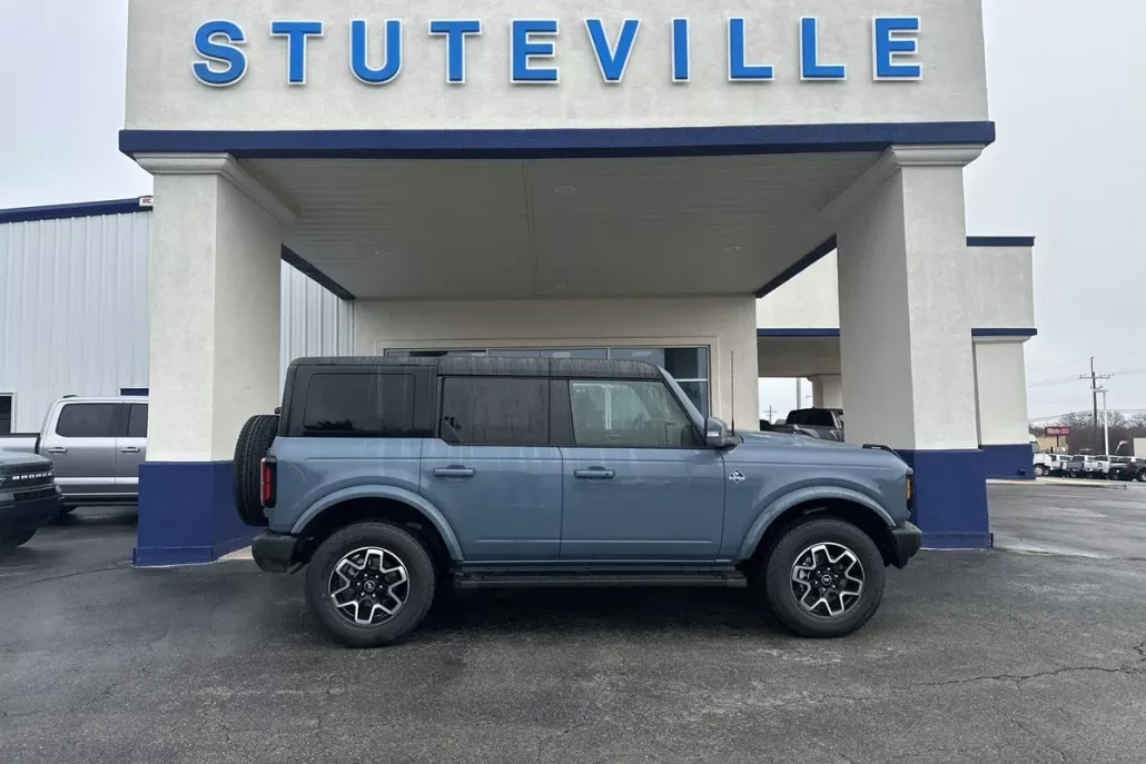 2024 Ford Bronco Outer Banks photo 1