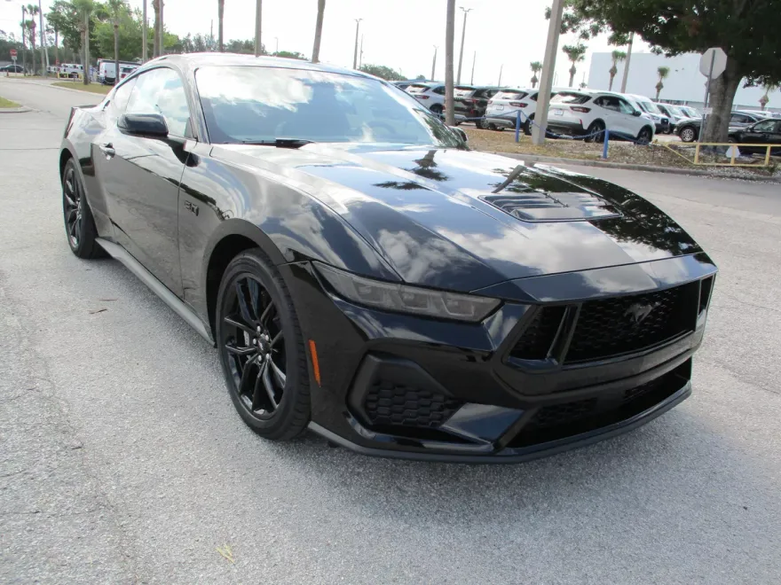 2025 Ford Mustang GT Premium photo 1