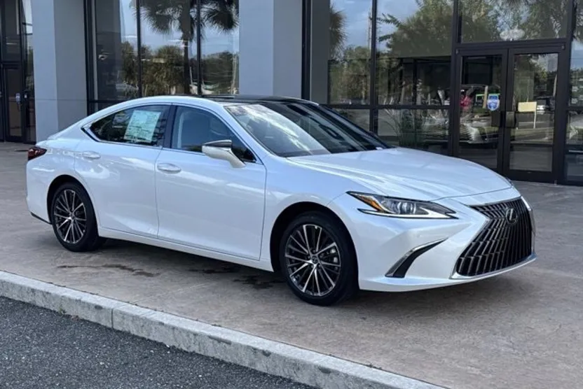 2025 Lexus ES 350 photo 1