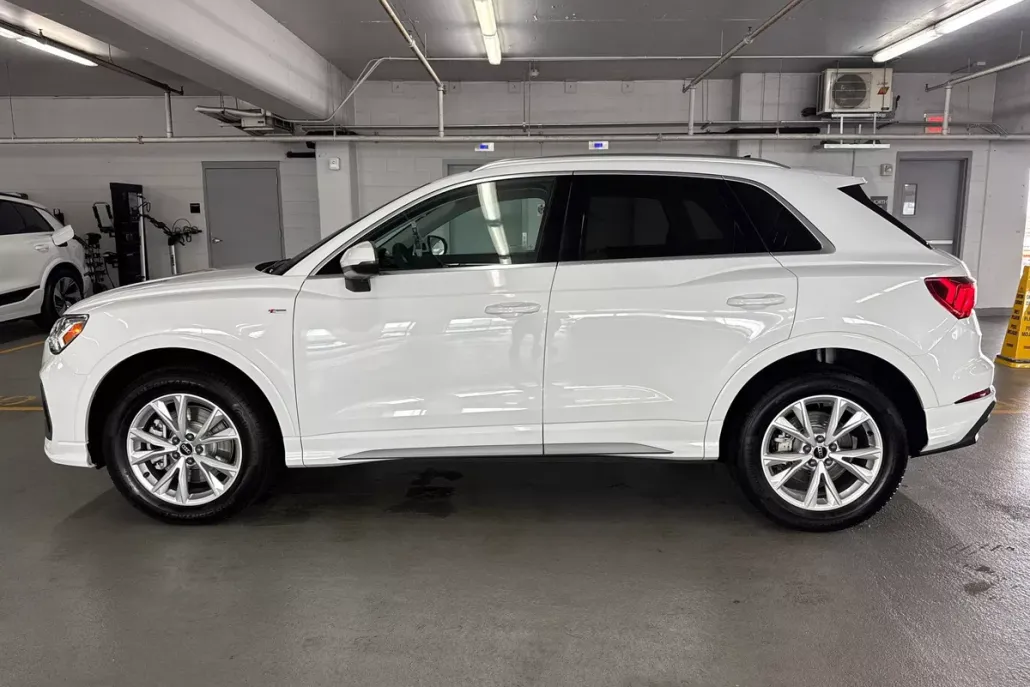 2025 Audi Q3 S line Premium photo 1