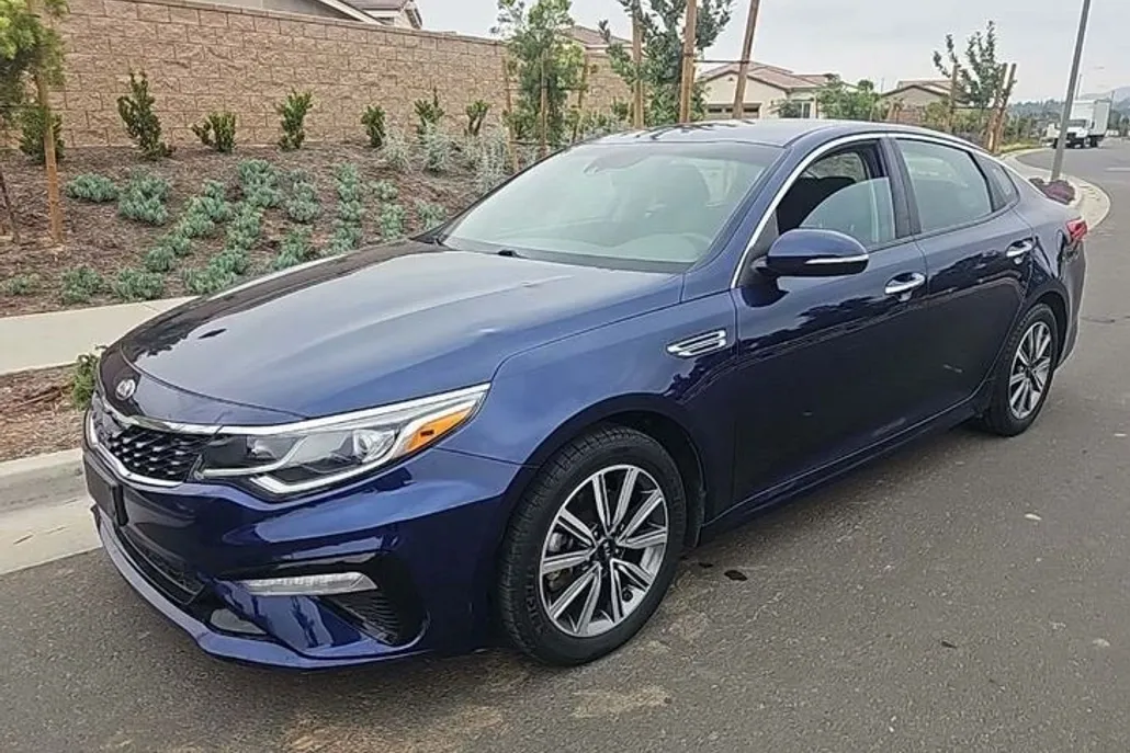 2017 Nissan Altima 2.5 SR photo 1
