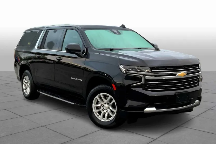 2023 Chevrolet Suburban LT photo 1