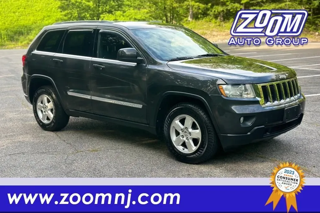 2011 Jeep Grand Cherokee Laredo photo 1