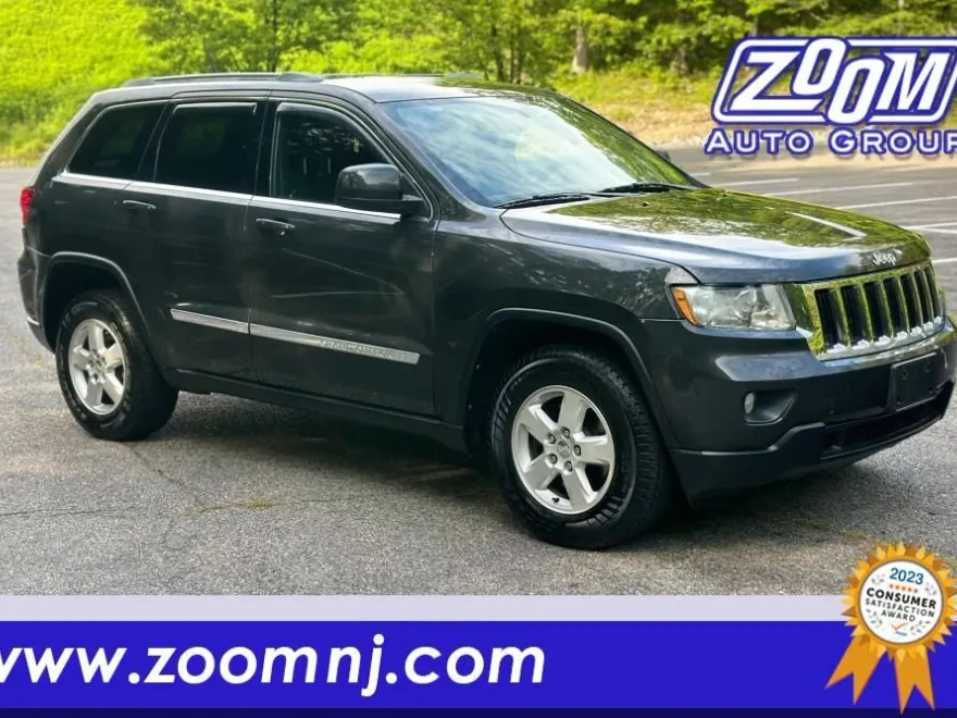 2011 Jeep Grand Cherokee Laredo photo 1