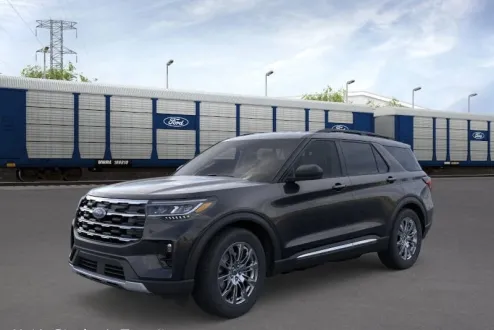 2025 Ford Explorer photo 2