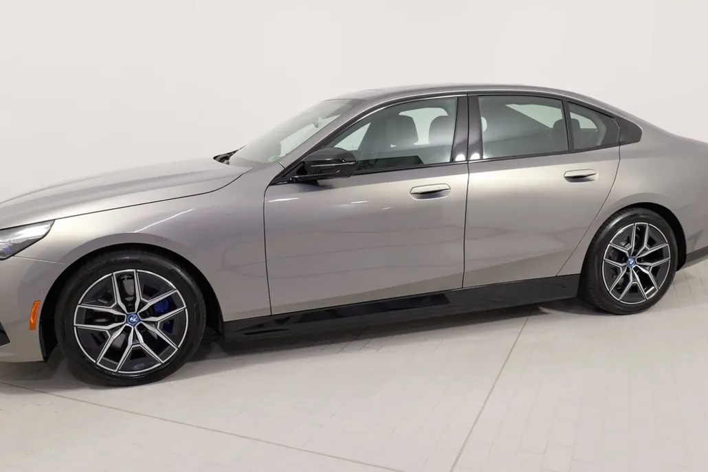 2025 Bmw i5 M60 photo 1