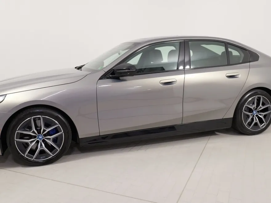 2025 Bmw i5 M60 photo 1