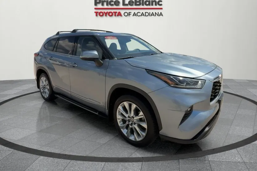 2021 Toyota Highlander Limited photo 1