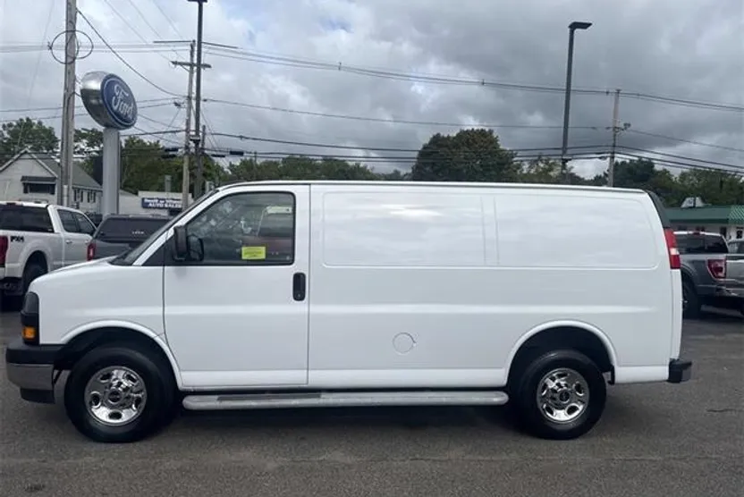 2022 Gmc Savana Cargo photo 1