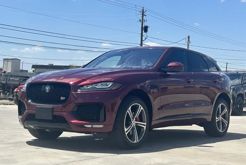 2017 Jaguar F-PACE S photo 1