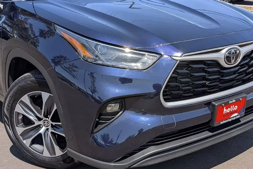 2022 Toyota Highlander XLE photo 1